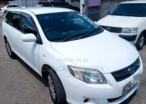 Toyota Corolla Fielder 2011 White