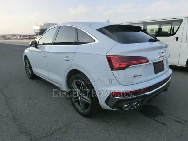 Audi SQ5 2022 White