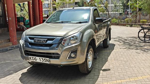 Isuzu D-MAX 2021 Brown
