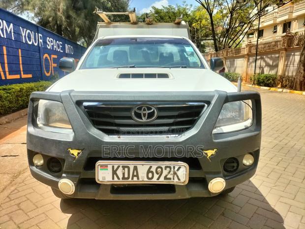 Toyota Hilux 2014 White