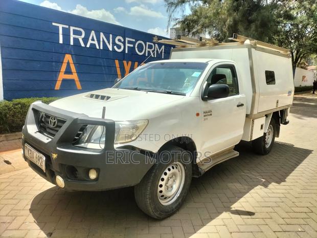 Toyota Hilux 2014 White