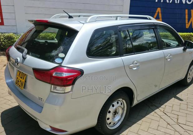 Toyota Corolla Fielder 2018 Silver