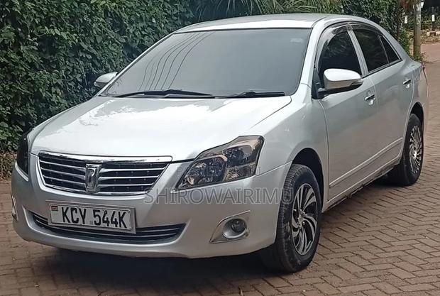 Toyota Premio 2014 Silver