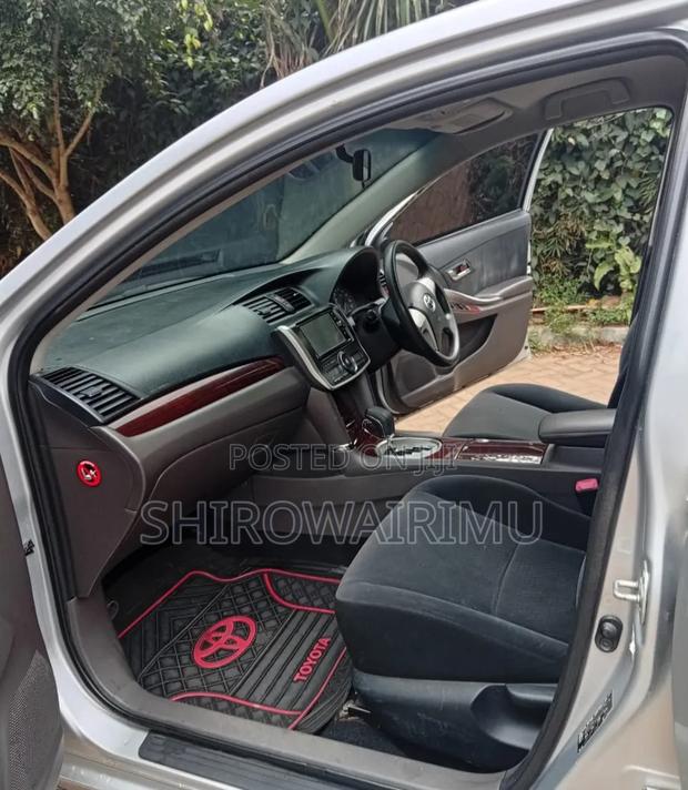 Toyota Premio 2014 Silver