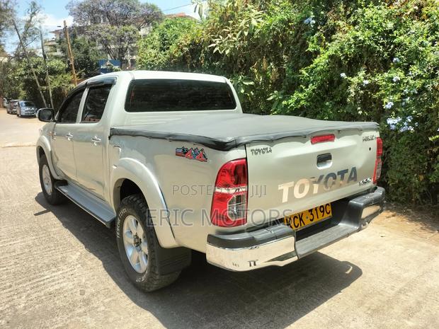 Toyota Hilux 2009 Gold