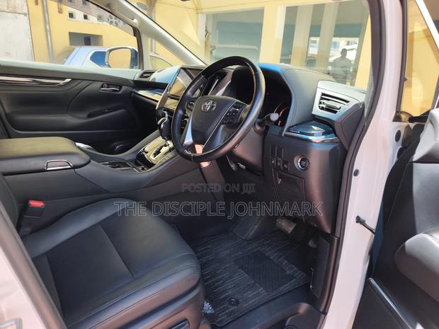 Toyota Vellfire 2019 White