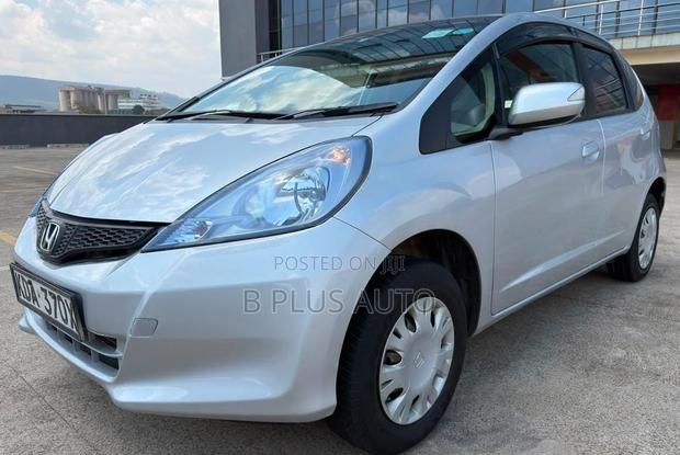 Honda Fit 2013 Silver