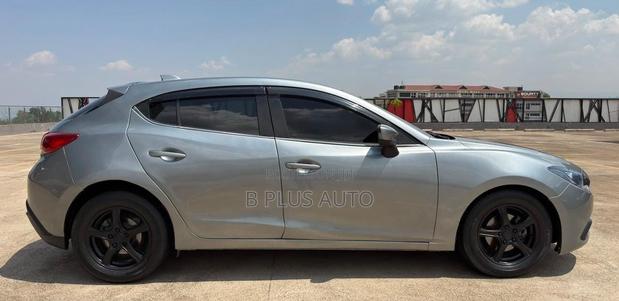 Mazda Axela SV Premium 2014 Gray