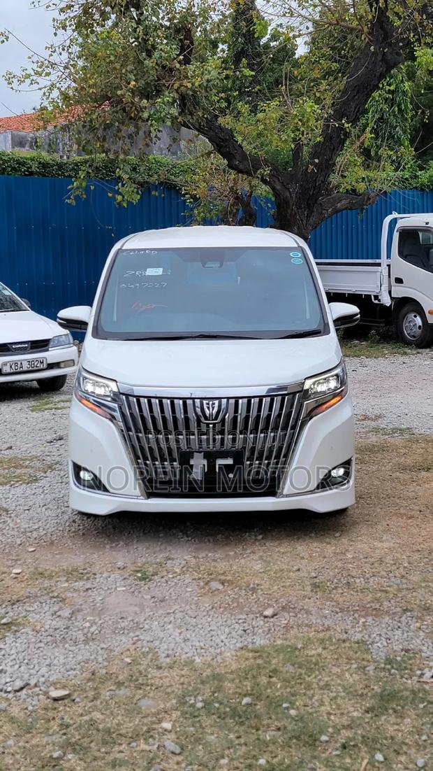 Toyota Esquire 2019 White