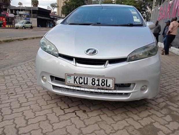 Toyota Wish 2012 Silver