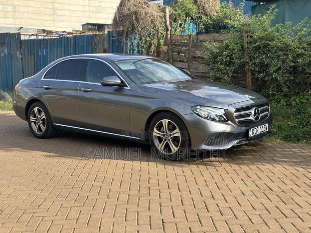 Mercedes-Benz E220 2017 Gray