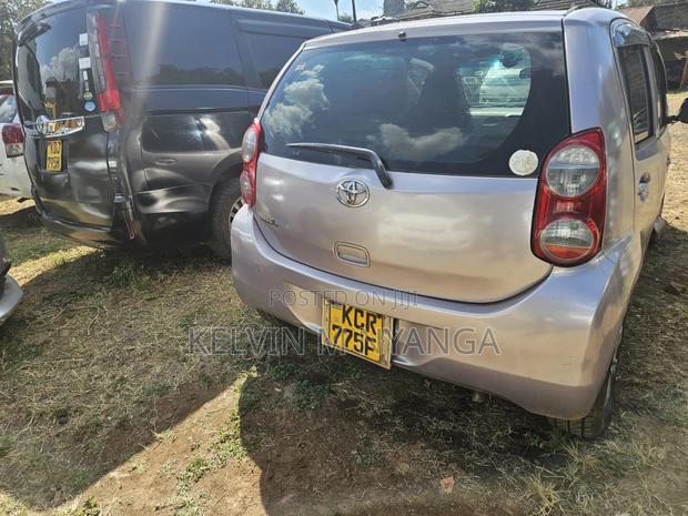 Toyota Passo 2011 Silver