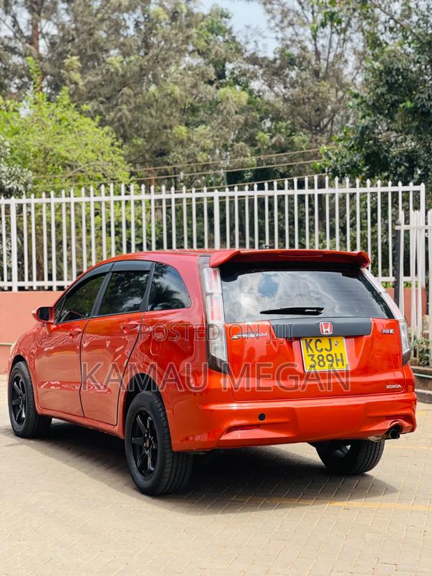 Honda Stream 2010 Orange