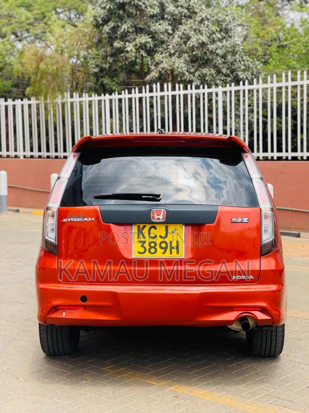 Honda Stream 2010 Orange