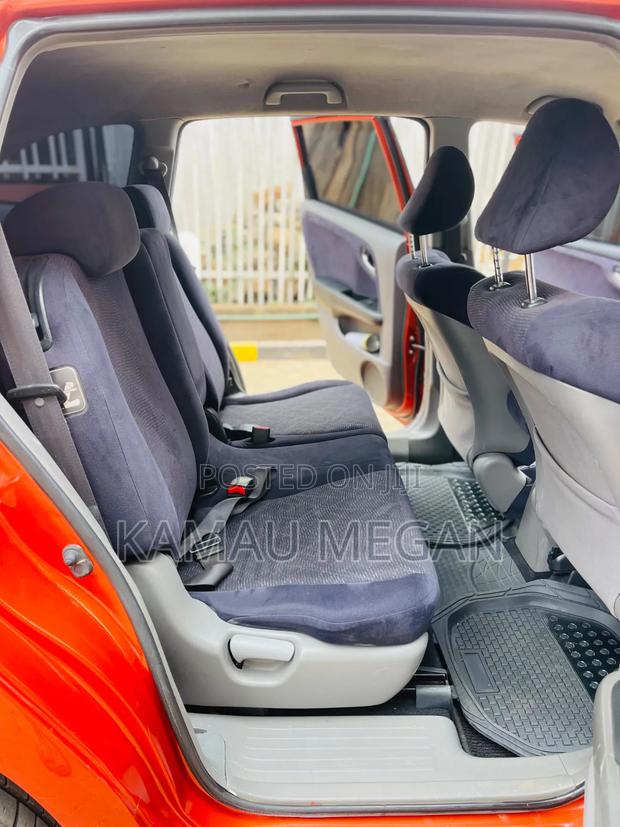 Honda Stream 2010 Orange