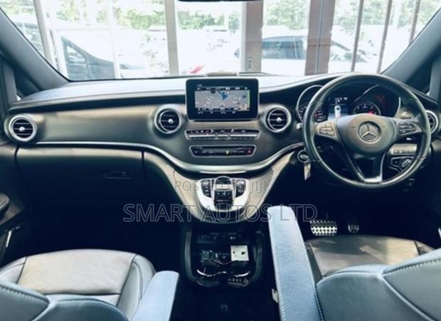 Mercedes-Benz V-Class 2019 White