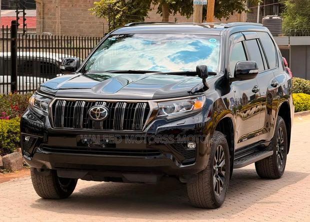 Toyota Land Cruiser Prado 2021 Black