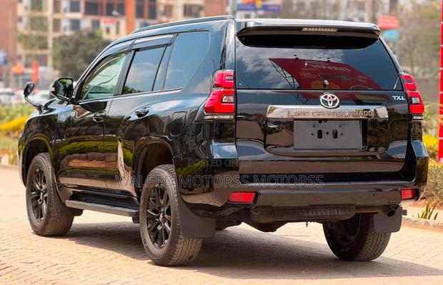 Toyota Land Cruiser Prado 2021 Black