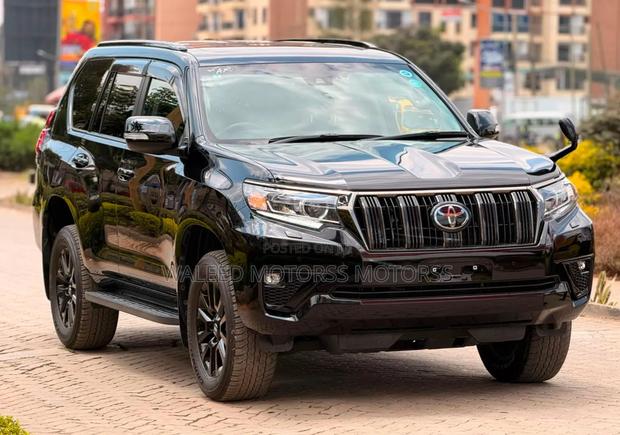 Toyota Land Cruiser Prado 2021 Black