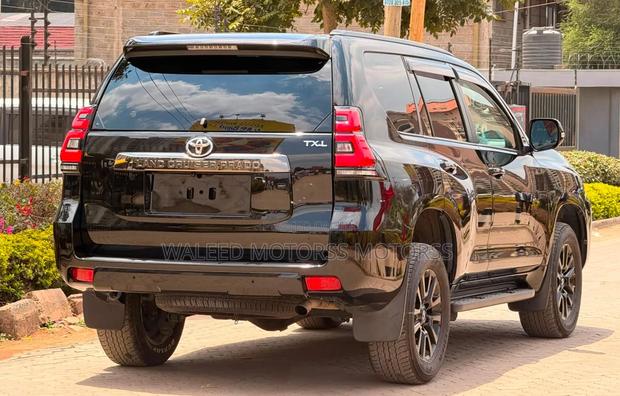 Toyota Land Cruiser Prado 2021 Black