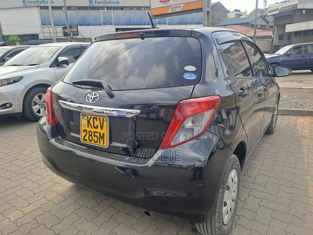 Toyota Vitz 2012 Black