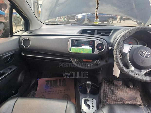 Toyota Vitz 2012 Black