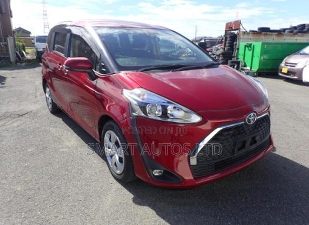 Toyota Sienta 2019 Red