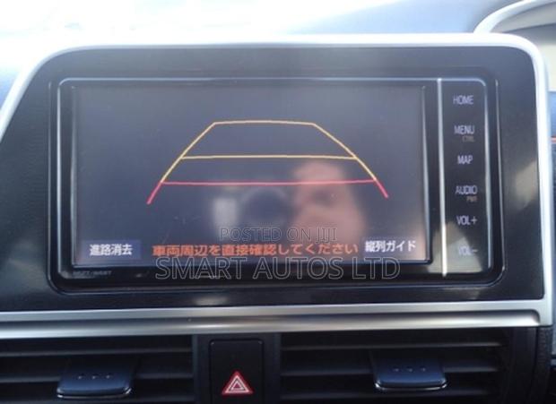 Toyota Sienta 2019 Red