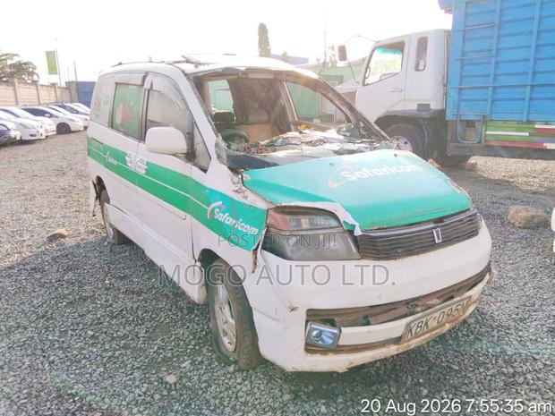 Toyota Voxy 2002 White