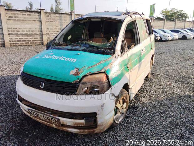 Toyota Voxy 2002 White
