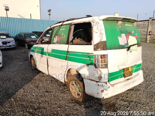 Toyota Voxy 2002 White