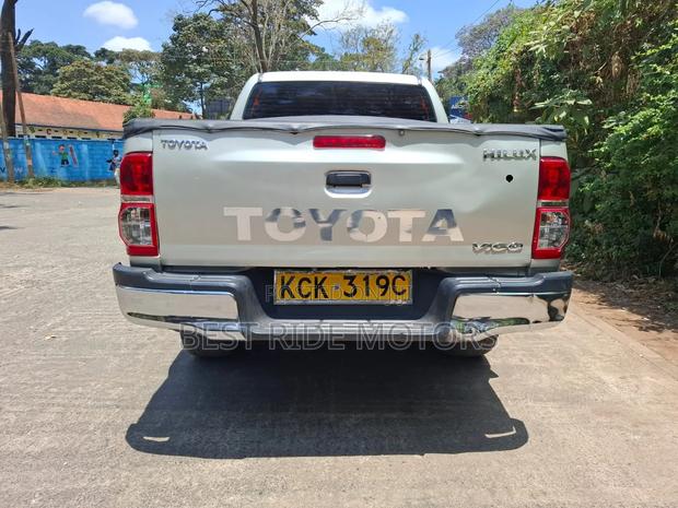 Toyota Hilux 2009 Silver