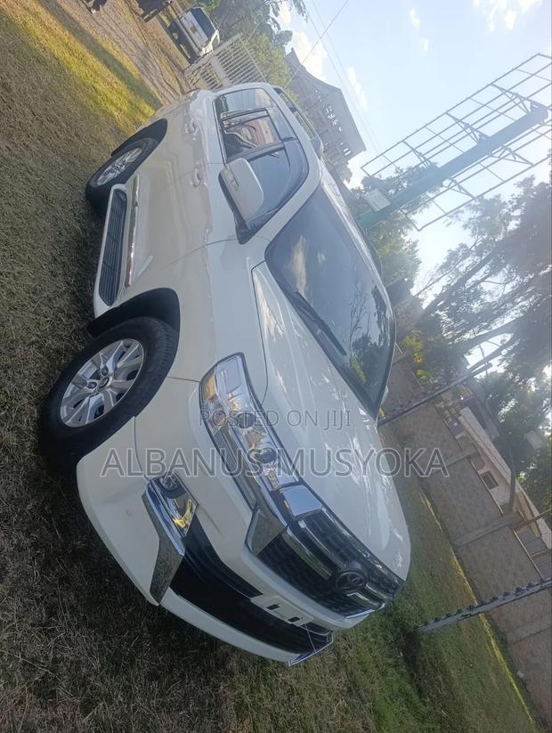 Toyota Land Cruiser 2019 White