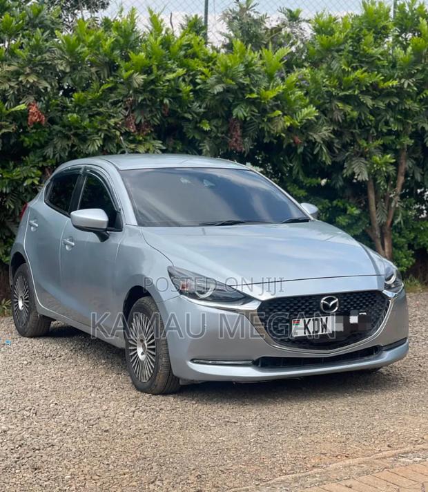 Mazda 2 2020 Silver