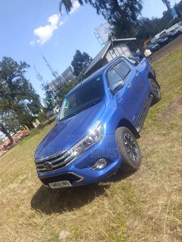 Toyota Hilux 2018 Blue