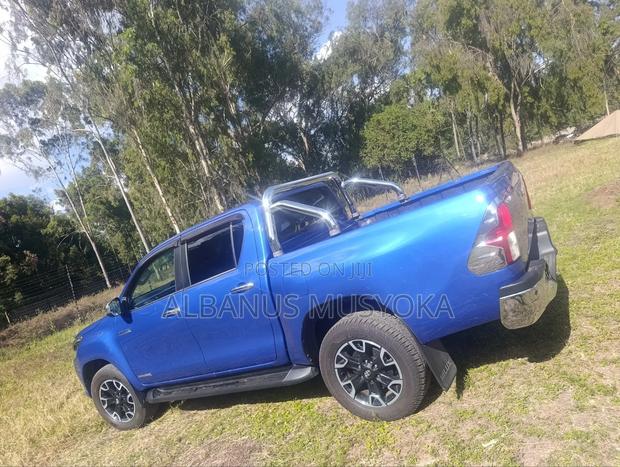 Toyota Hilux 2018 Blue