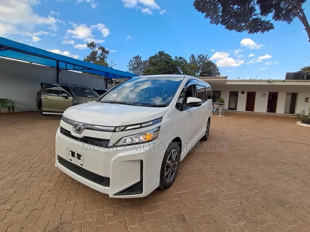 Toyota Voxy 2019 White