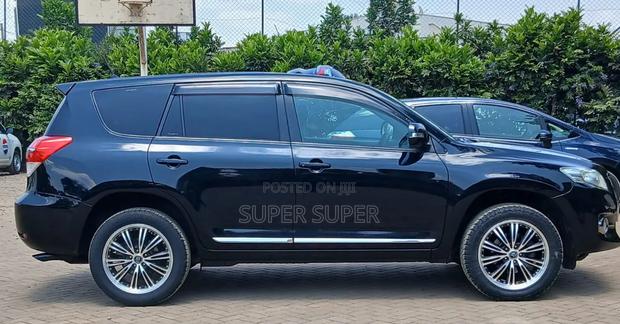 Toyota Vanguard 2011 Black