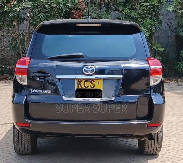 Toyota Vanguard 2011 Black