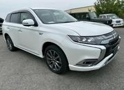 Mitsubishi Outlander 2.4 PHEV AWD 2019 Off white for sale