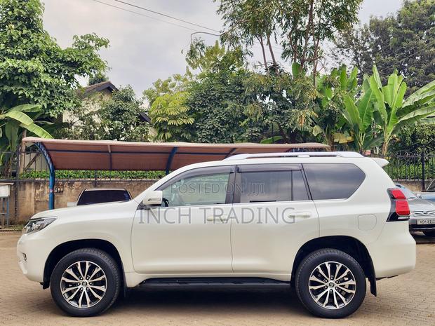 Toyota Land Cruiser Prado 2.8 2019 White
