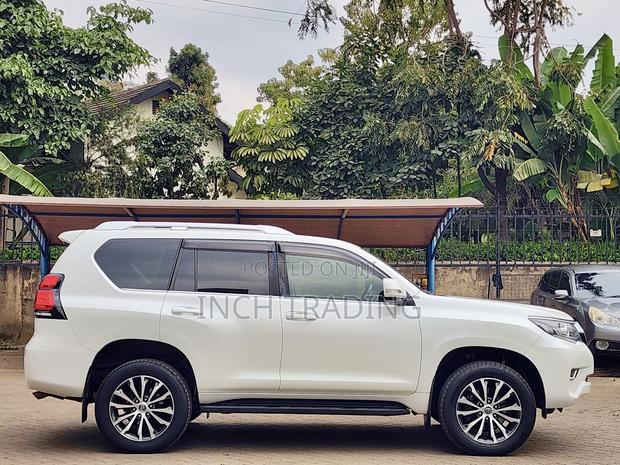 Toyota Land Cruiser Prado 2.8 2019 White
