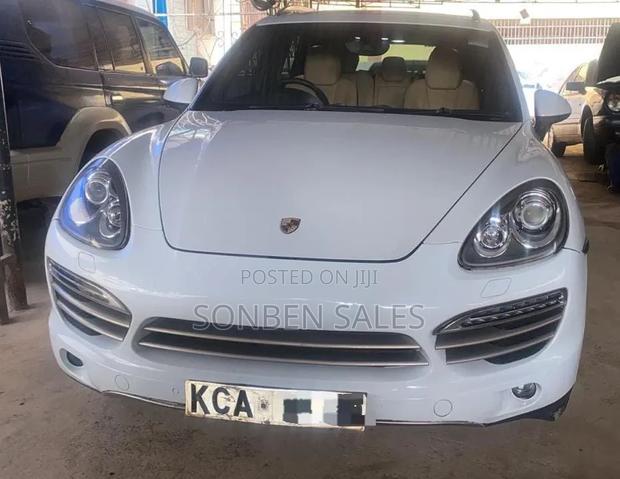 Porsche Cayenne 2014 White