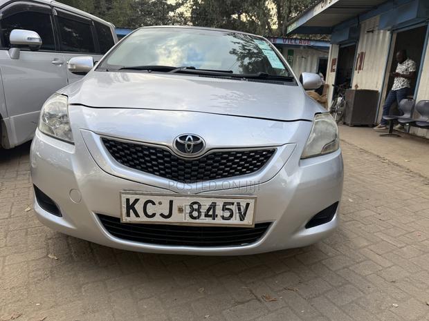 Toyota Belta 2008 Silver