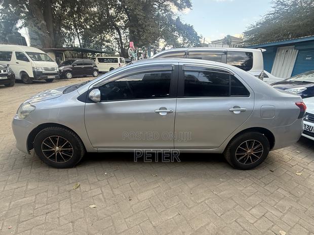 Toyota Belta 2008 Silver
