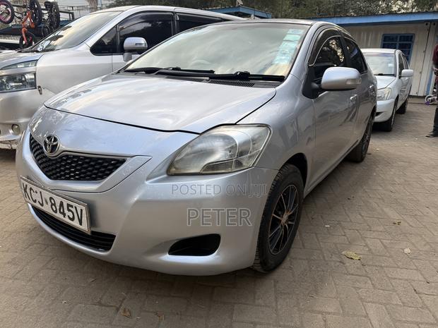 Toyota Belta 2008 Silver