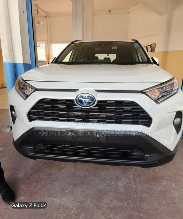 Toyota RAV4 2019 White