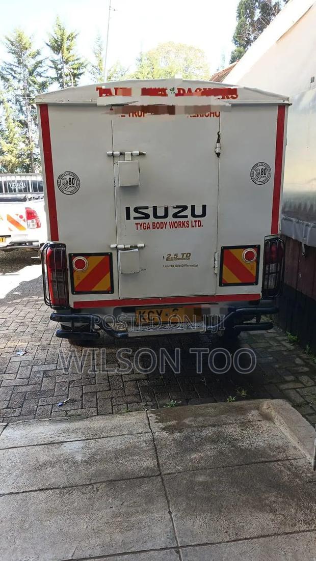 Isuzu D-MAX 2017 Gray