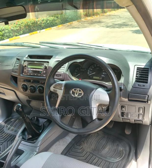 Toyota Hilux 2015 White