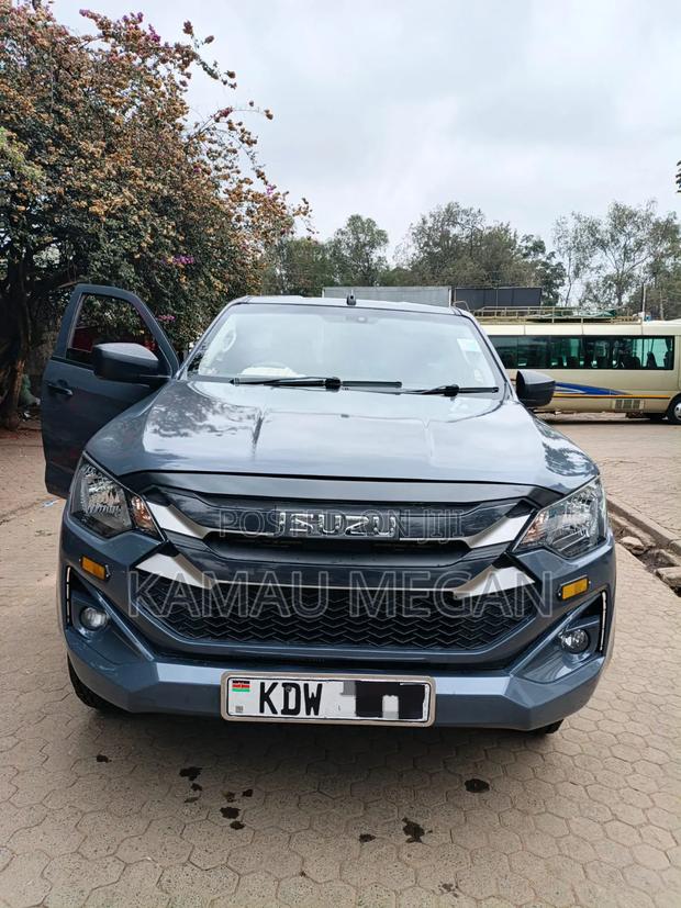Isuzu D-MAX 2025 Gray